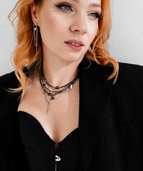 Kaelakee „Dark Shine“